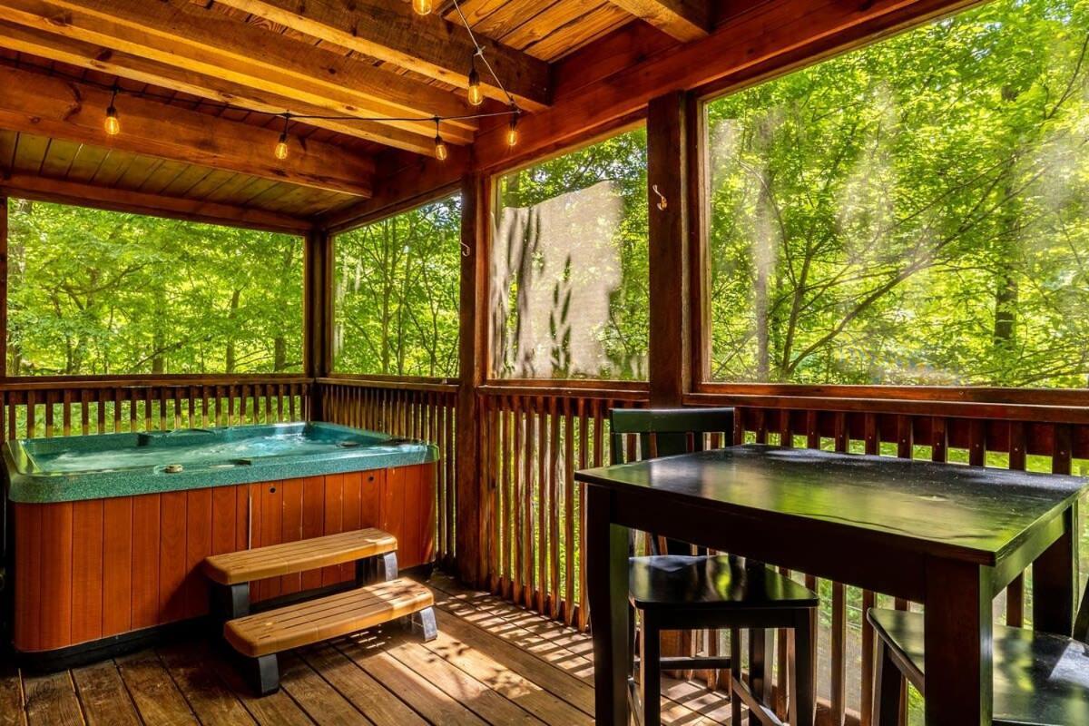 Quaint & Secluded Near Dollywood With Bbq&Hot Tub Villa Pigeon Forge Exterior photo